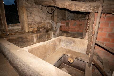 Imóvel único para reabilitação no centro histórico da meda