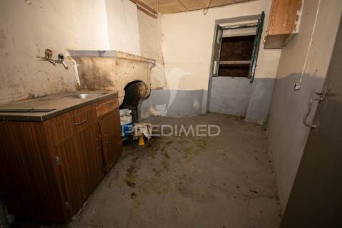 Imóvel único para reabilitação no centro histórico da meda