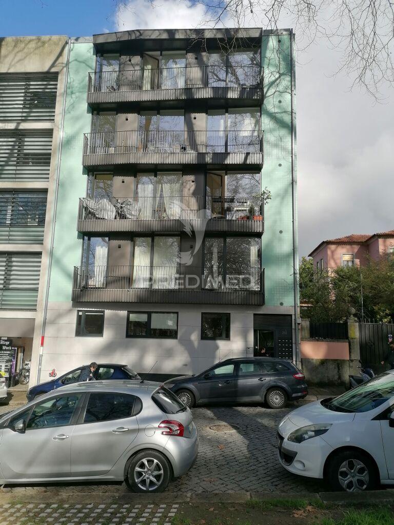 T1 na arca d'água, junto à universidade fernando pessoa