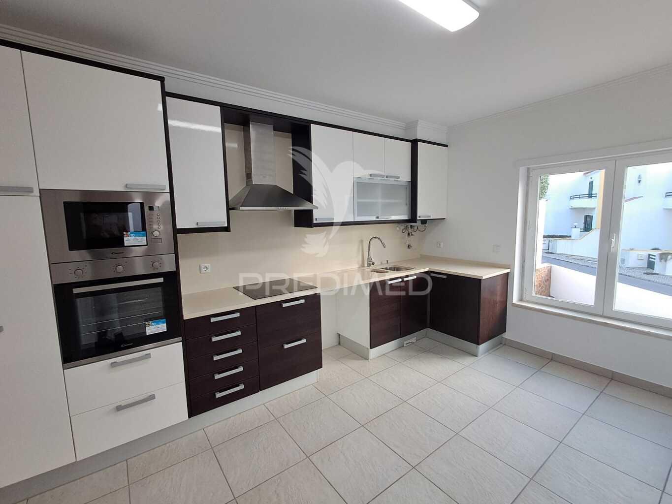 Moradia t3 + 1 com vista mar — ericeira