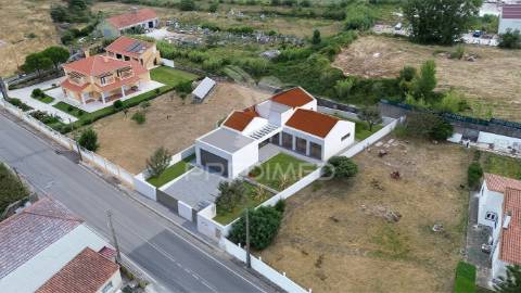 Terreno com projeto aprovado para moradia t4  próximo de sintra