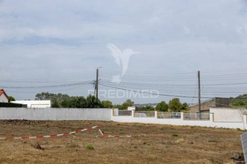 Terreno com projeto aprovado para moradia t4  próximo de sintra