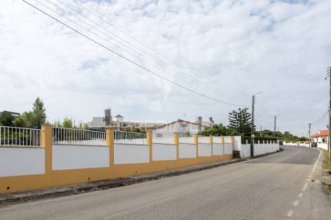 Terreno com projeto aprovado para moradia t4  próximo de sintra