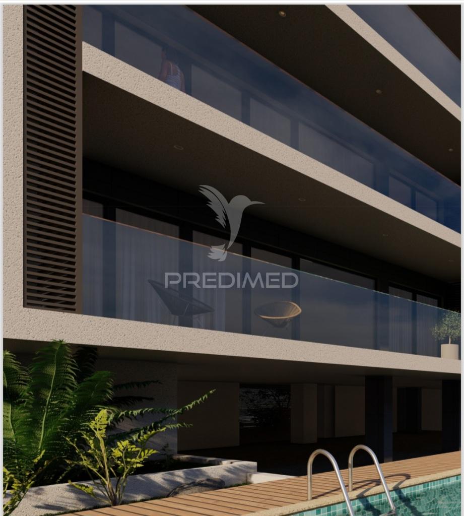 T3 de luxo novo no montijo – garagem dupla, piscina e ginásio