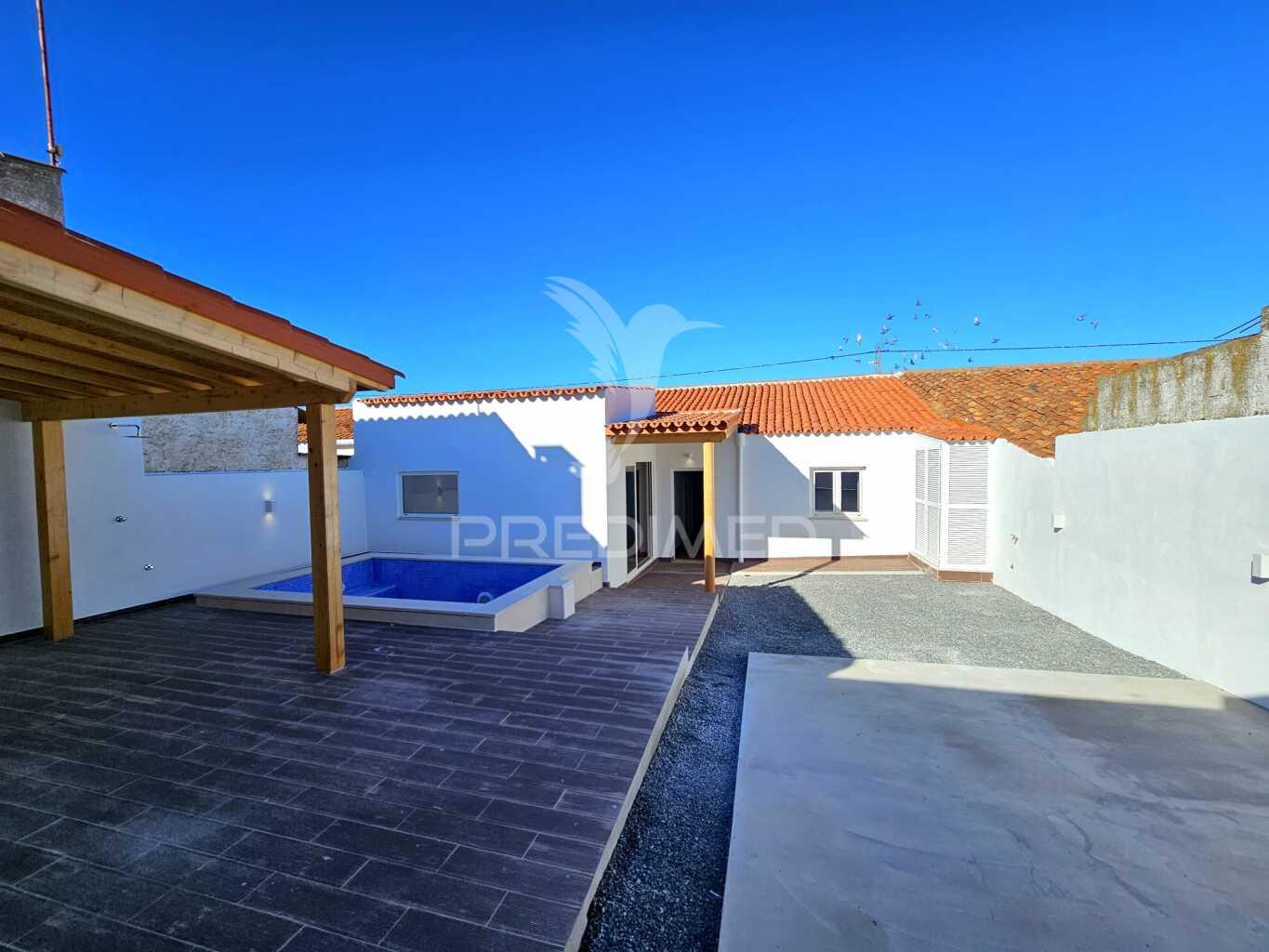 Moradia t3 renovada na cabeça gorda, beja