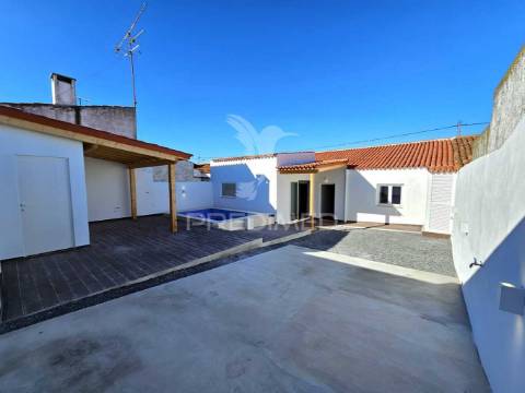 Moradia t3 renovada na cabeça gorda, beja