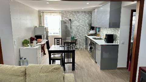 Moradiat3 c/ logradouro anexo e garagem