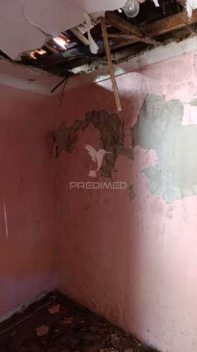 Conjunto de 3 casas para remodelar em santa cruz do bispo