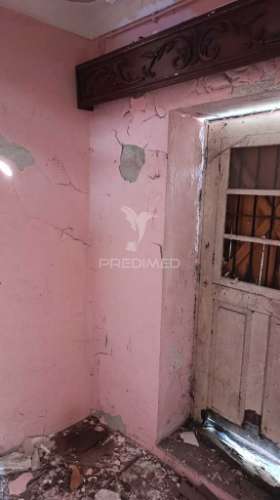 Conjunto de 3 casas para remodelar em santa cruz do bispo