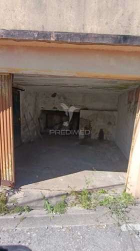 Conjunto de 3 casas para remodelar em santa cruz do bispo
