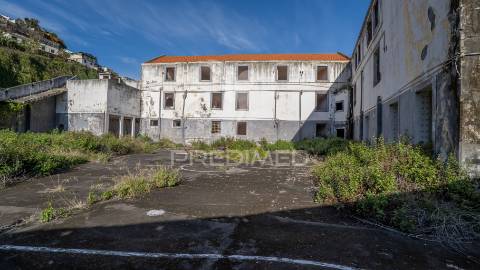 Prédio para reconstrução no funchal