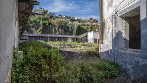 Prédio para reconstrução no funchal
