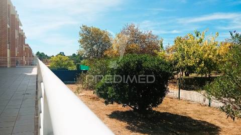 Loja comercial situada na  má partilha em alvor