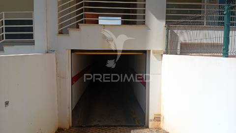 Loja comercial situada na  má partilha em alvor