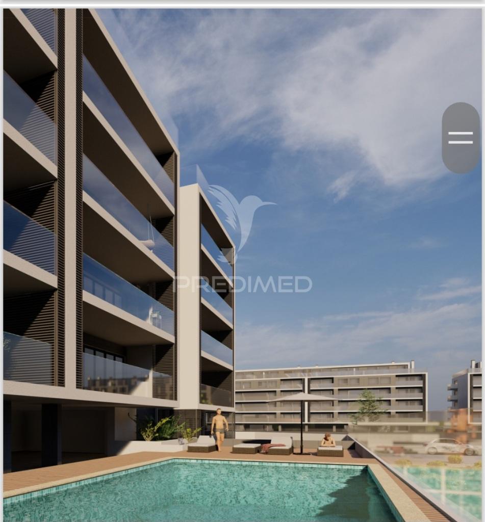 T2 de luxo novo no montijo – garagem dupla, piscina e ginásio
