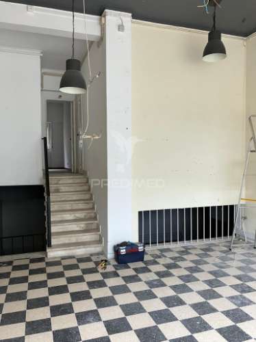 Oportunidade arrendamento espaço/armazém junto metro, lumiar