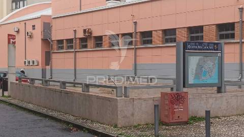 Oportunidade arrendamento espaço/armazém junto metro, lumiar