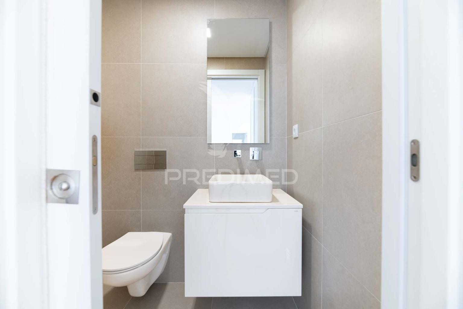 Apartamento t3 em condomínio fechado, com piscina e box.