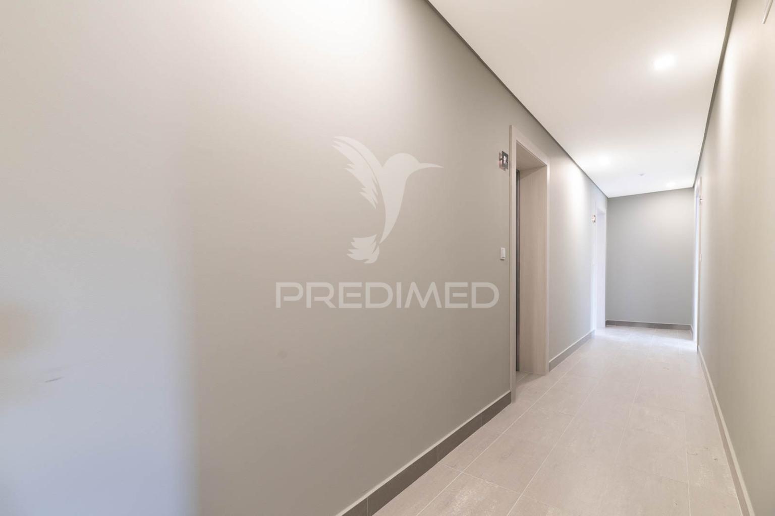 Apartamento t3 em condomínio fechado, com piscina e box.