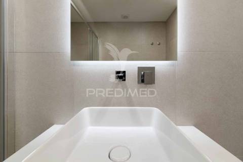 Apartamento t3 em condomínio fechado, com piscina e box.