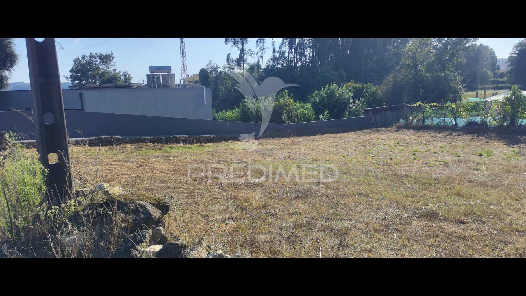 Terreno com projeto aprovado para moradia térrea de 4 frentes