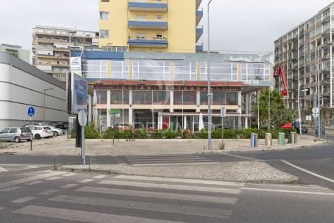 Restaurante totalmente equipado 395.000 € - cacilhas - almada