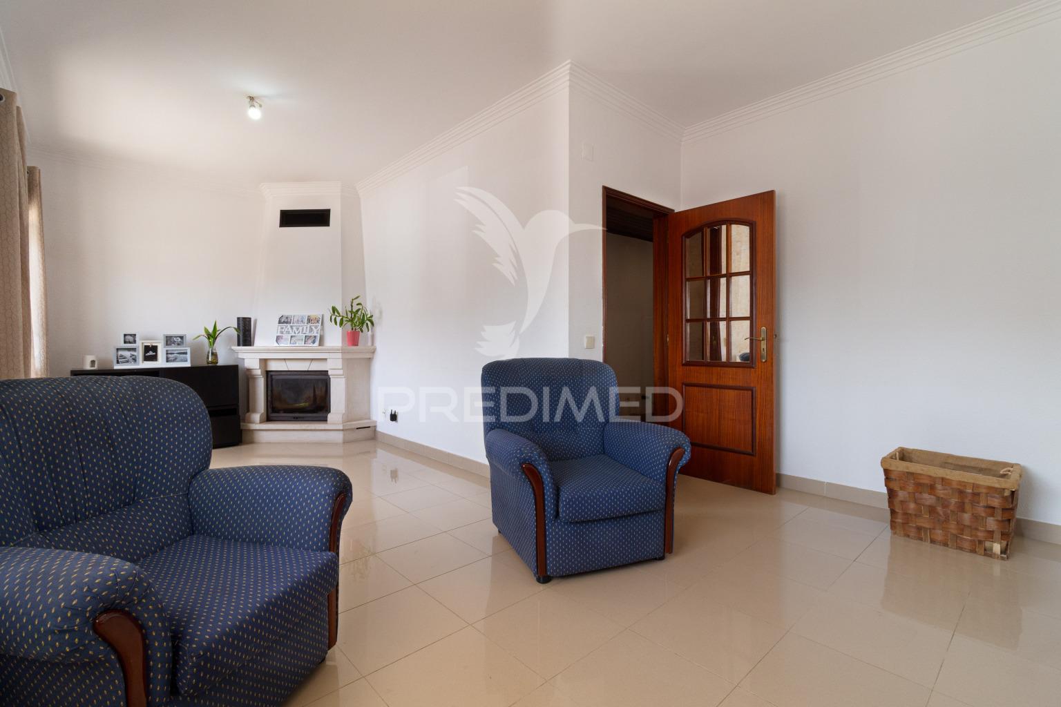 Disponível apartamento t3 em rés-do-chão  em  azeitão