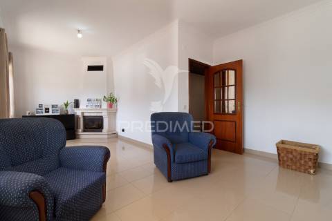 Disponível apartamento t3 em rés-do-chão  em  azeitão