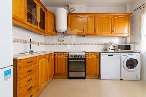 Disponível apartamento t3 em rés-do-chão  em  azeitão