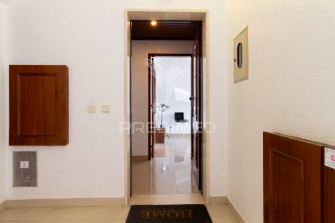 Disponível apartamento t3 em rés-do-chão  em  azeitão