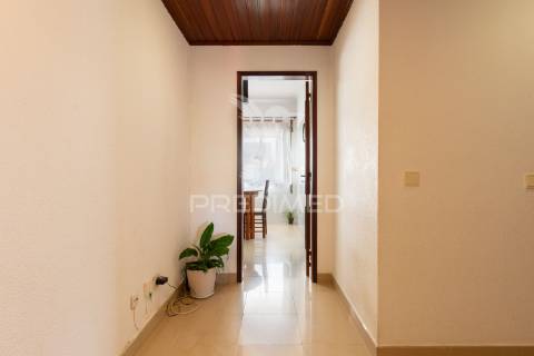 Disponível apartamento t3 em rés-do-chão  em  azeitão