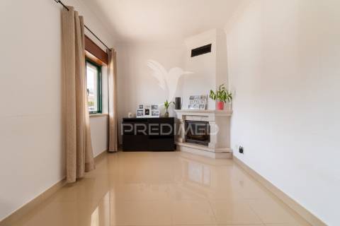 Disponível apartamento t3 em rés-do-chão  em  azeitão