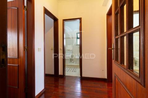 Disponível apartamento t3 em rés-do-chão  em  azeitão