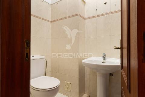 Disponível apartamento t3 em rés-do-chão  em  azeitão