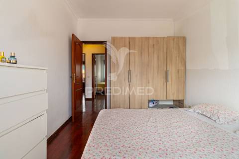 Disponível apartamento t3 em rés-do-chão  em  azeitão
