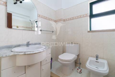 Disponível apartamento t3 em rés-do-chão  em  azeitão