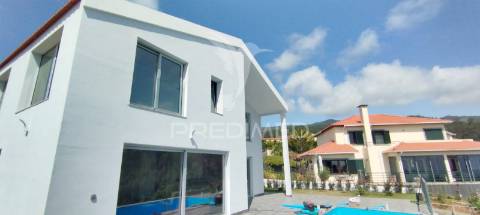 Moradia t3 com piscina calheta