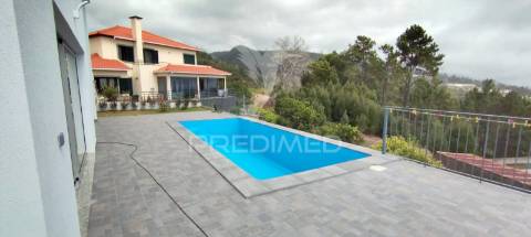 Moradia t3 com piscina calheta