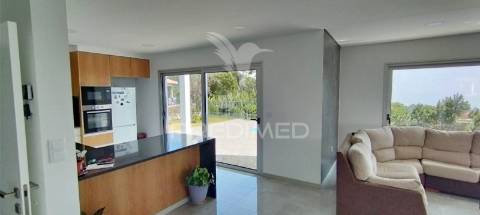 Moradia t3 com piscina calheta