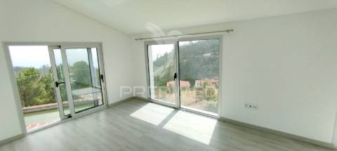 Moradia t3 com piscina calheta