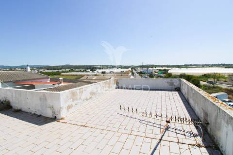 Apartamento t3+1  no chelote, faro