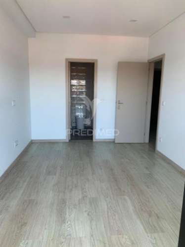 Arrenda-se t2 em vila nova de gaia