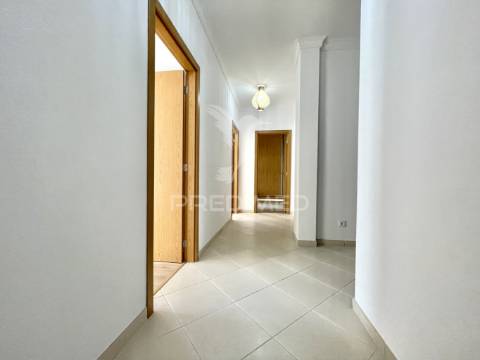 Apartamento t3 em vila real de santo antónio
