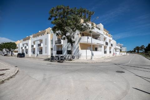 Apartamento t2 em condomínio c/ piscina em cabanas de tavira