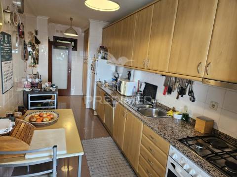 Apartamento t2 ao metro de santo ovídeo
