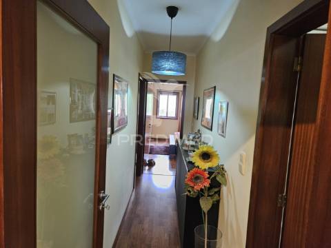 Apartamento t2 ao metro de santo ovídeo