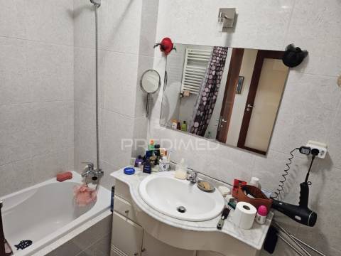 Apartamento t2 ao metro de santo ovídeo