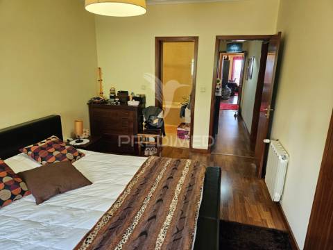 Apartamento t2 ao metro de santo ovídeo