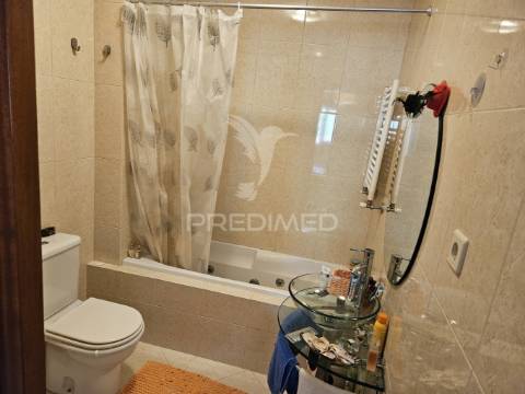 Apartamento t2 ao metro de santo ovídeo