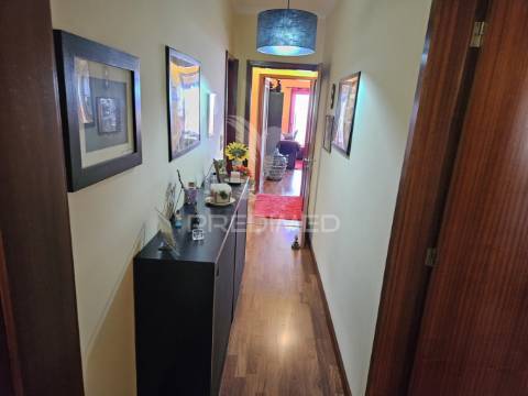 Apartamento t2 ao metro de santo ovídeo